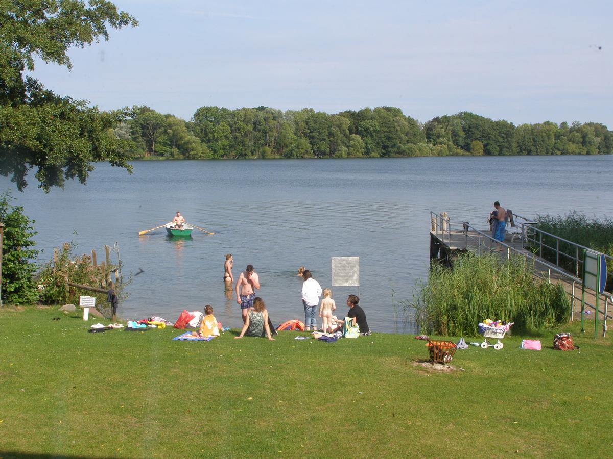 Hotel Fahrhaus Niederkleveez Bosdorf  Luaran gambar